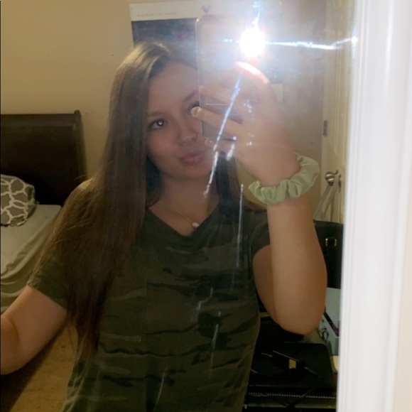 Meet your Posher, Abbi - Picture 1 of 1